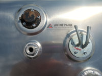 Топливозаборник (забор/обратка), датчик уровня топлива, сапун (дыхательный клапан)