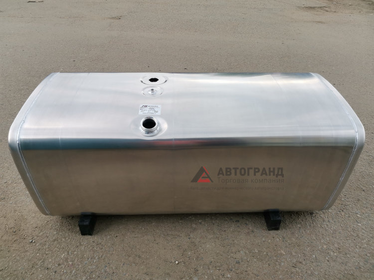 как греть бак на евро 5. бак 650 литров suzuki. 650 литров. ниссан атлас бак внутри. топливный бак мерседес 210 95 литров.